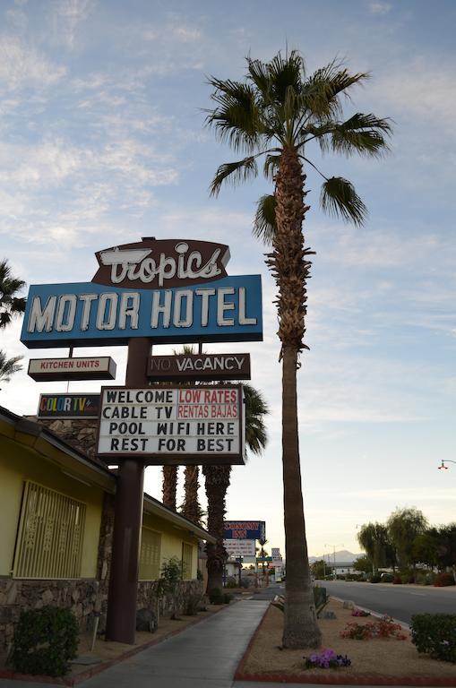Tropics Motor Hotel Indio Buitenkant foto